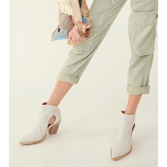 Free People White Ankle Boots - Picture 10 of 16